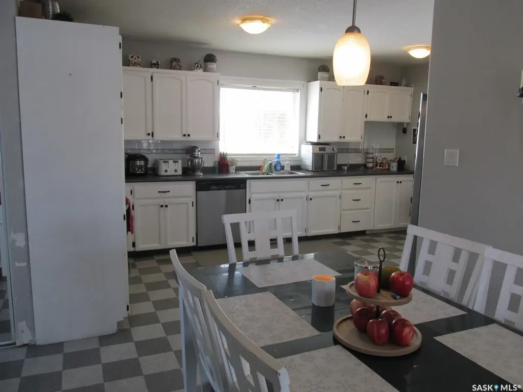 205 6th Street N Nipawin SK S0E 1E0