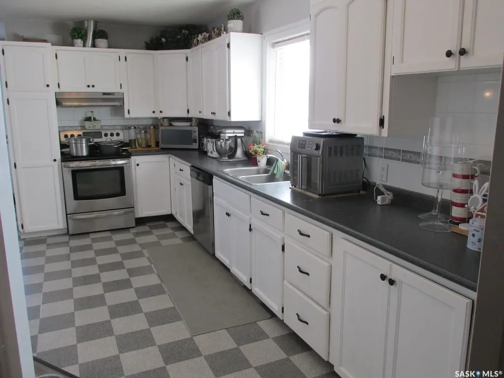 205 6th Street N Nipawin SK S0E 1E0