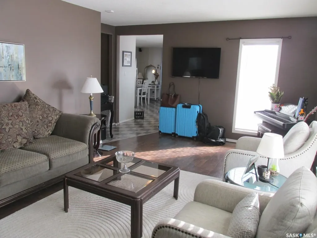 205 6th Street N Nipawin SK S0E 1E0