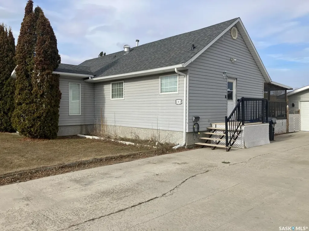 205 6th Street N Nipawin SK S0E 1E0