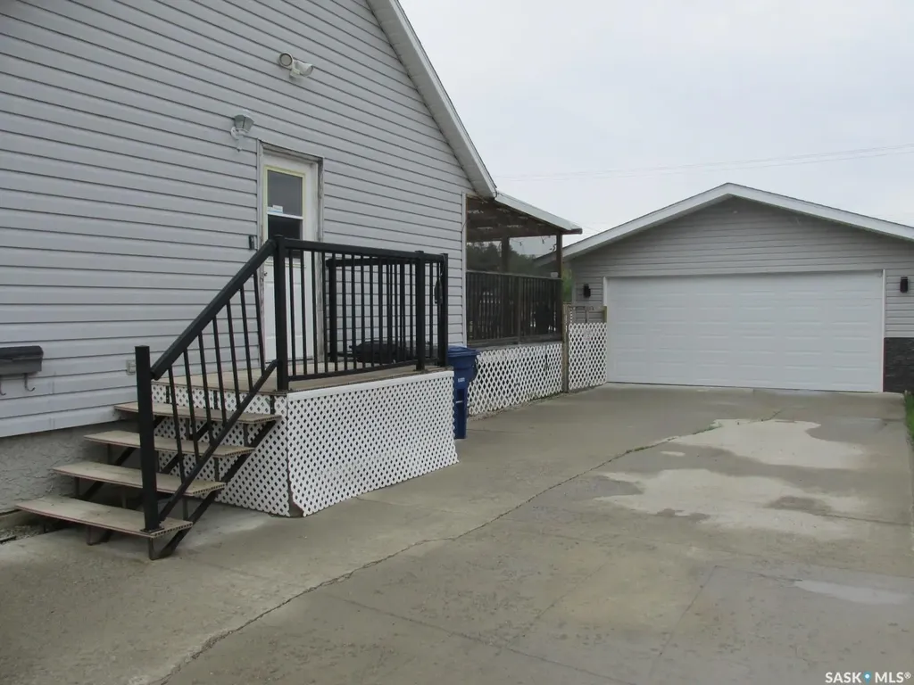 205 6th Street N Nipawin SK S0E 1E0