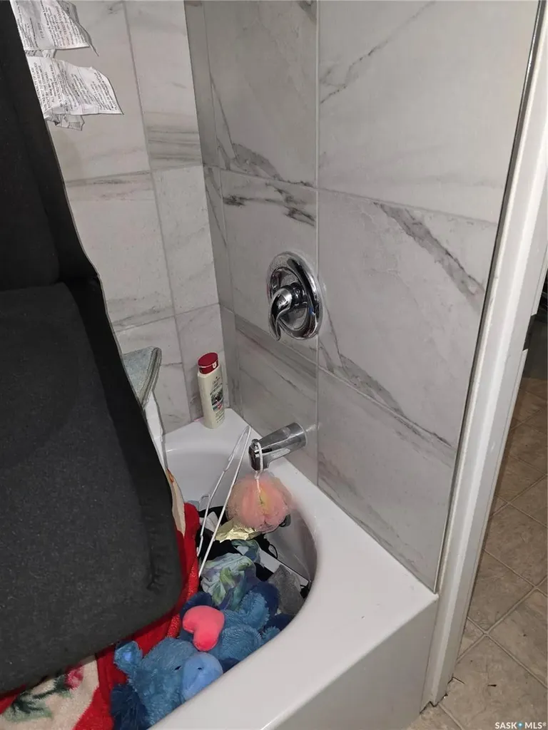 125 S Avenue S Saskatoon SK S7M 2Z7