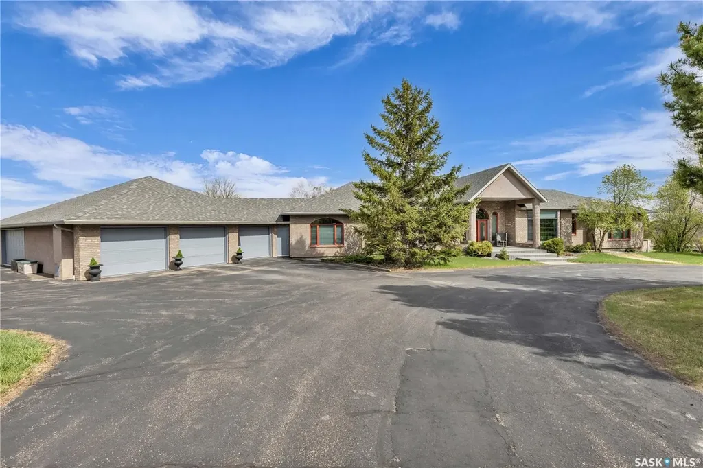 48 Cathedral Bluffs Road Corman Park Rm No. 344 SK S7P 1A3