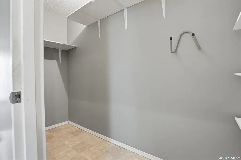 529 X Avenue S Saskatoon SK S7M 4P8