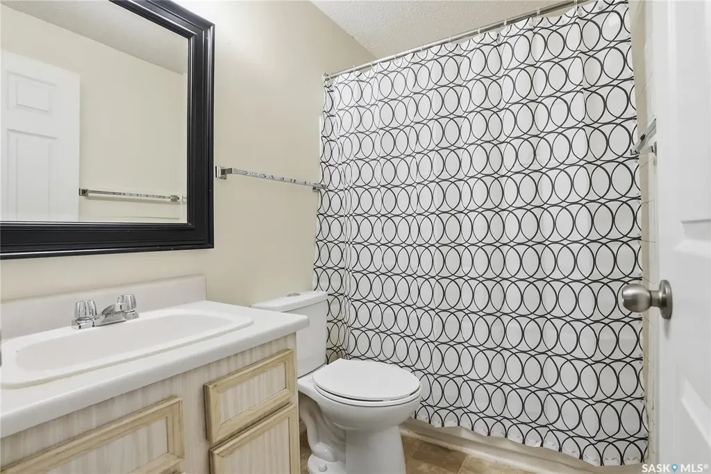 529 X Avenue S Saskatoon SK S7M 4P8