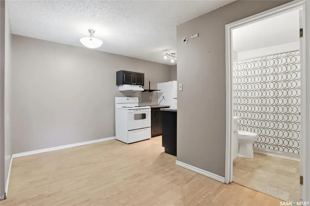 529 X Avenue S Saskatoon SK S7M 4P8