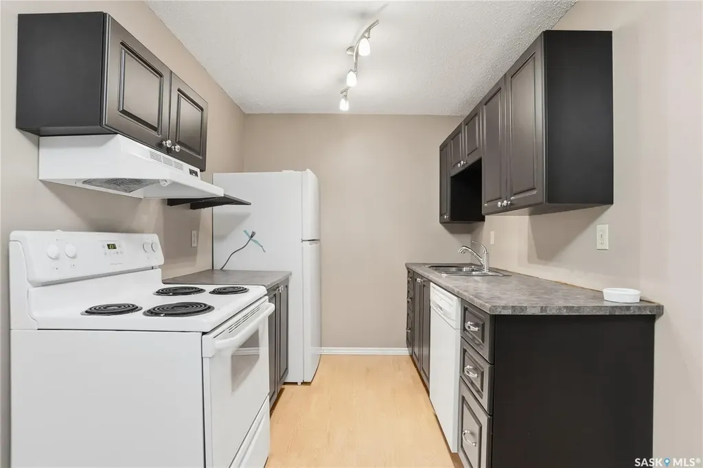 529 X Avenue S Saskatoon SK S7M 4P8