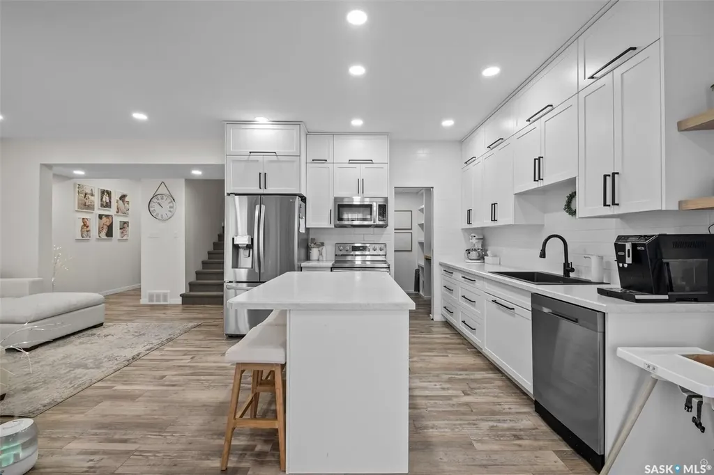 744 19th Street W Prince Albert SK S6V 4E4