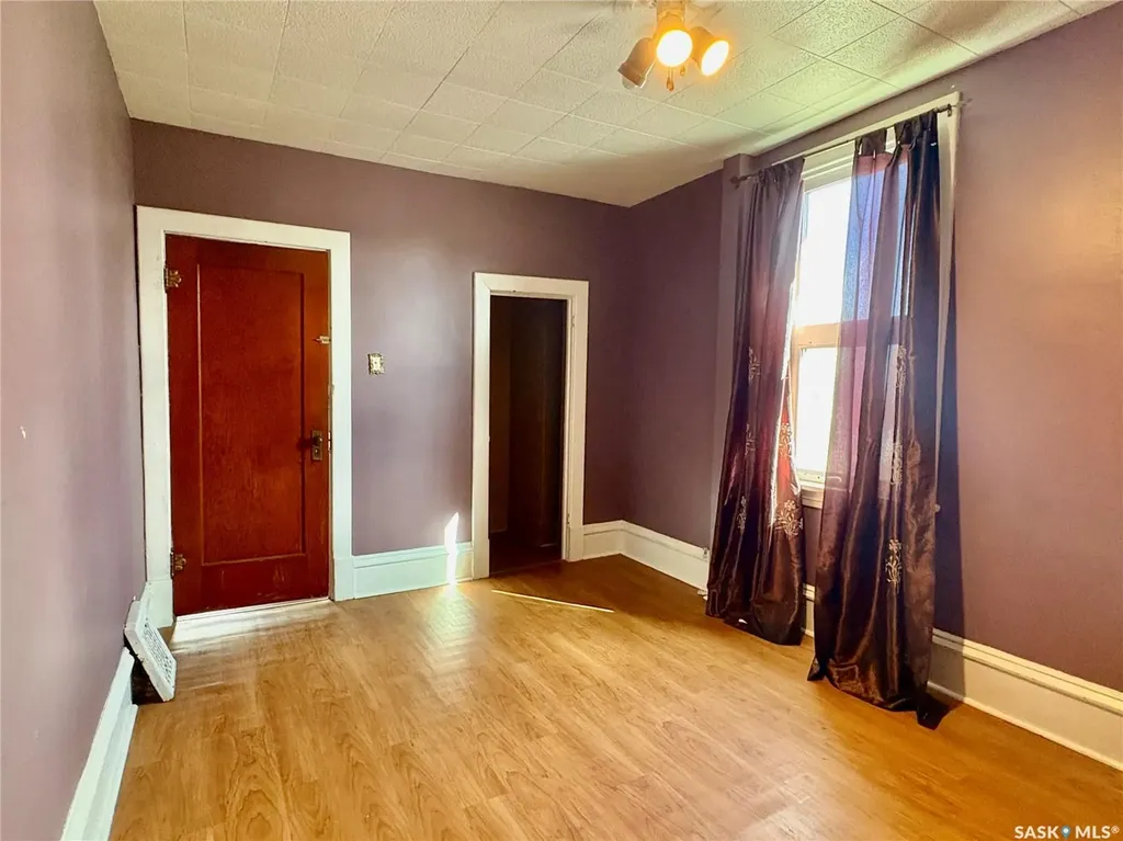 245 Hochelaga Street W Moose Jaw SK S6H 2G4