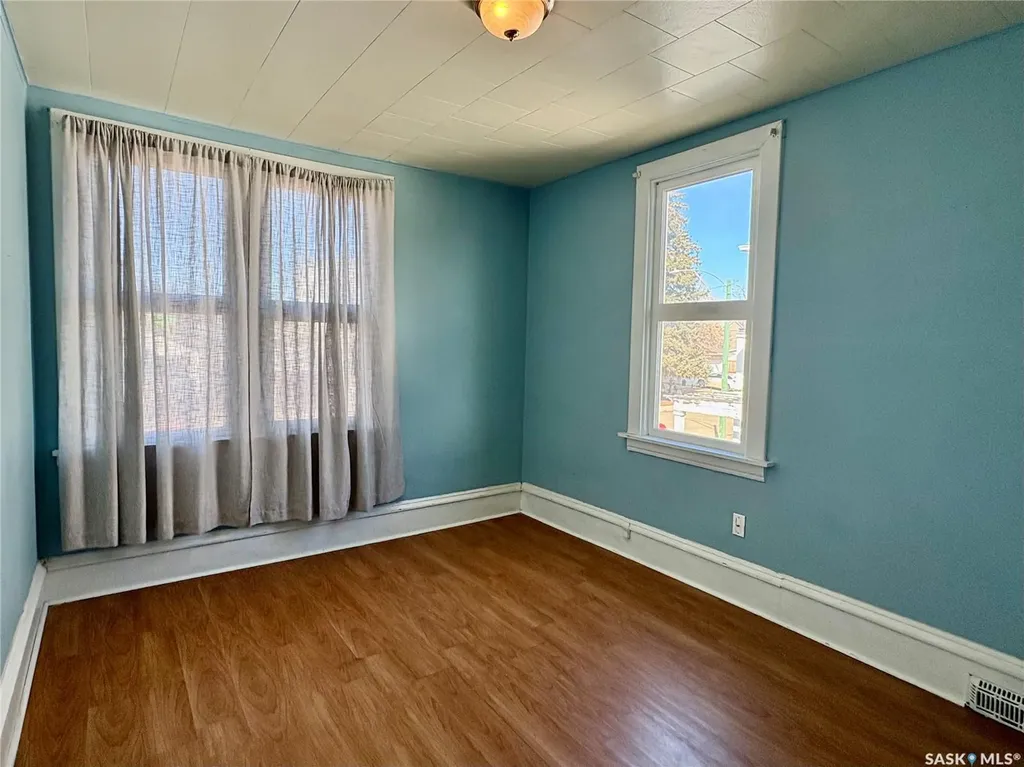 245 Hochelaga Street W Moose Jaw SK S6H 2G4