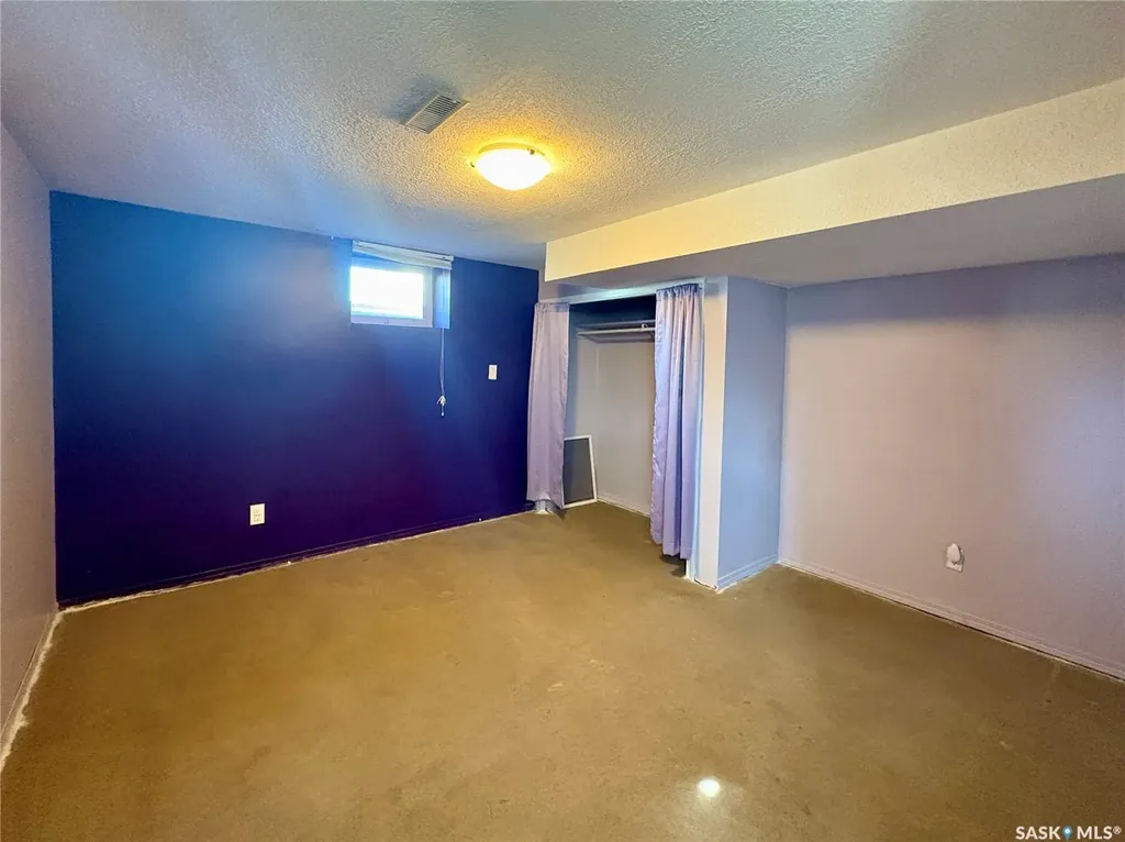 245 Hochelaga Street W Moose Jaw SK S6H 2G4
