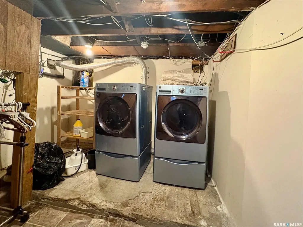 245 Hochelaga Street W Moose Jaw SK S6H 2G4