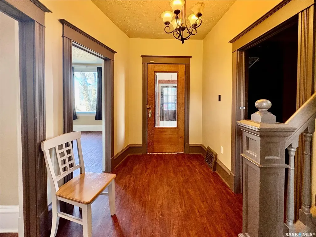 245 Hochelaga Street W Moose Jaw SK S6H 2G4