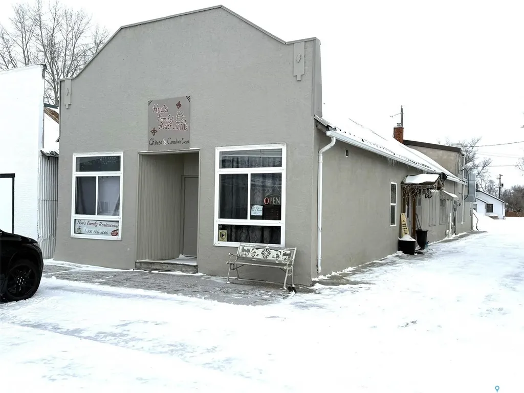 55 Centre Street Fox Valley SK S0N 0V0