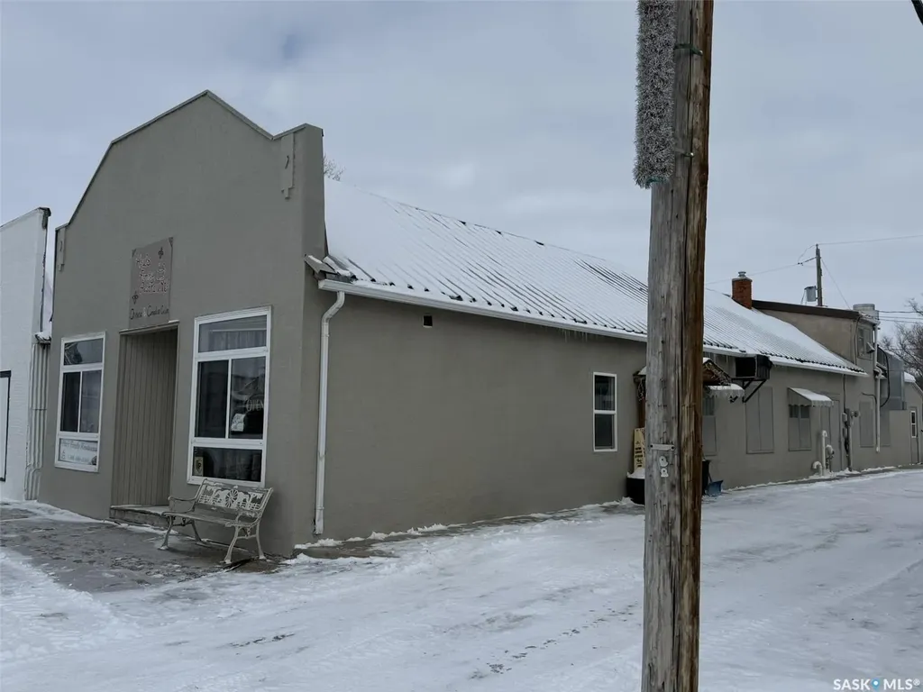 55 Centre Street Fox Valley SK S0N 0V0