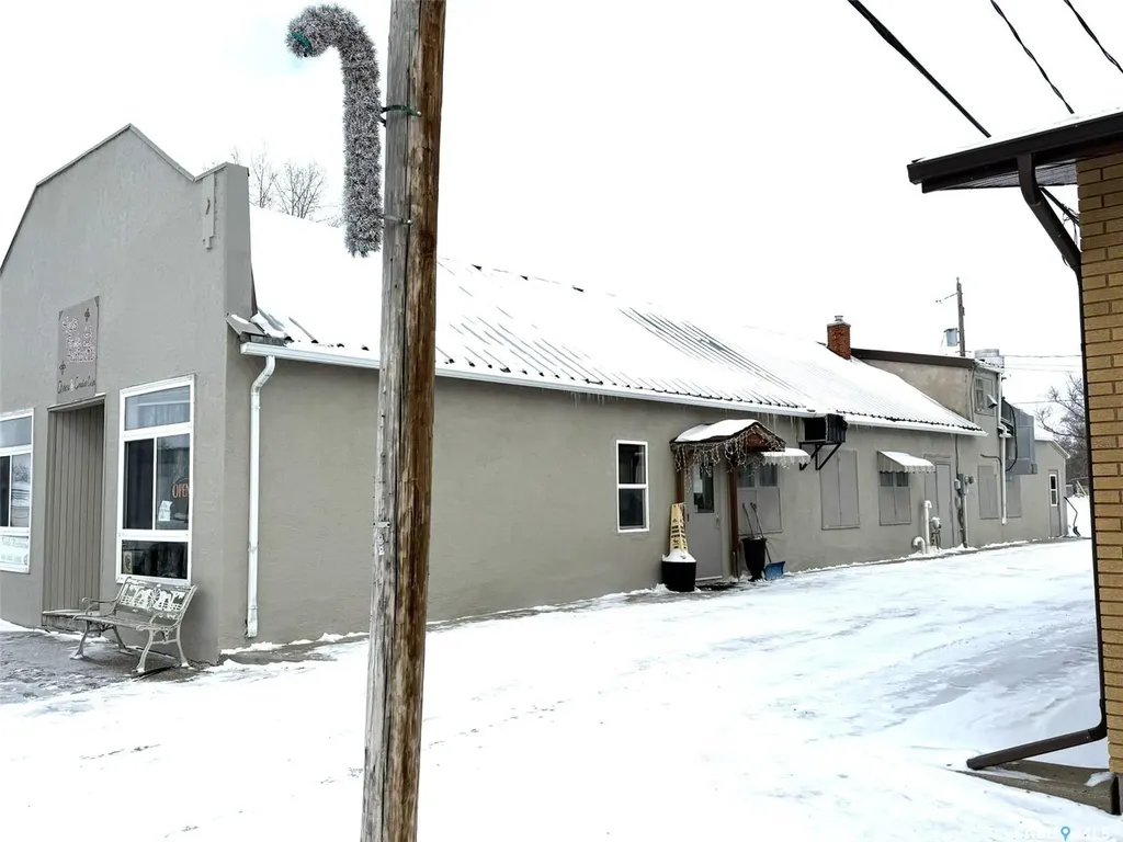 55 Centre Street Fox Valley SK S0N 0V0