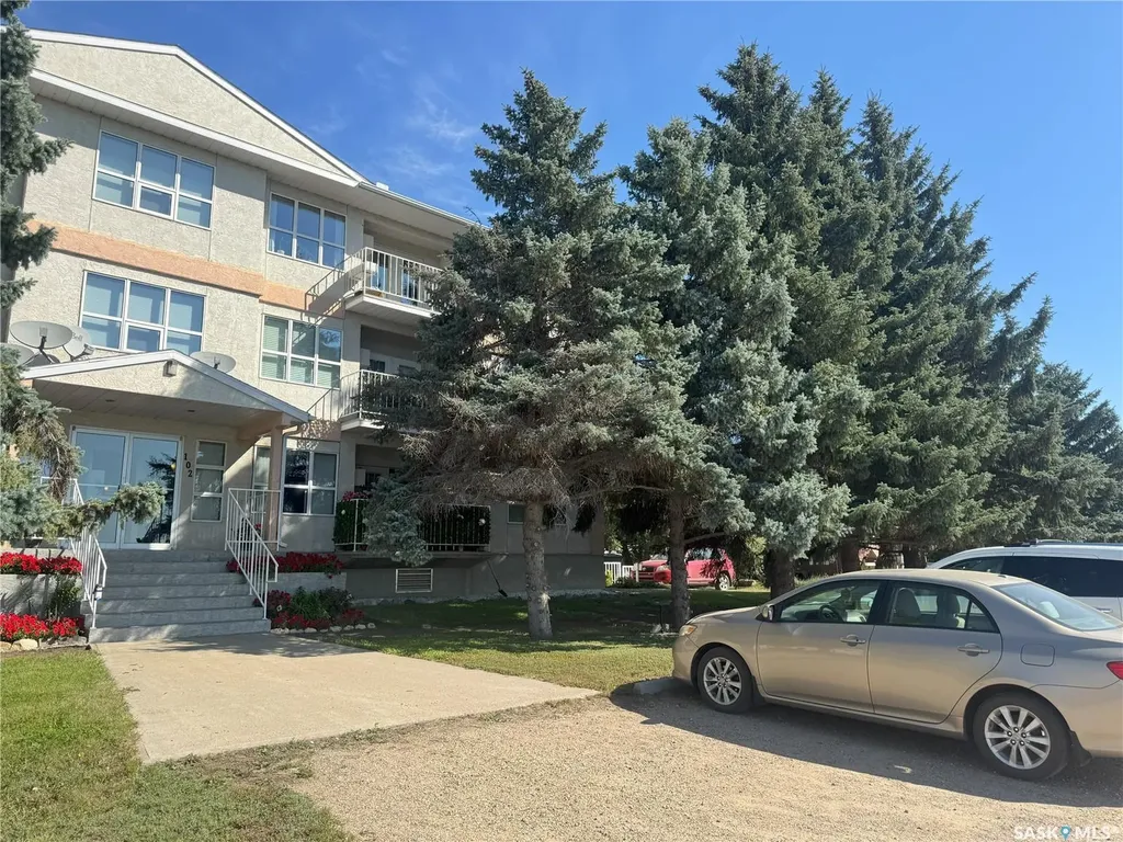 102 1st Avenue Caronport SK S0H 0S0