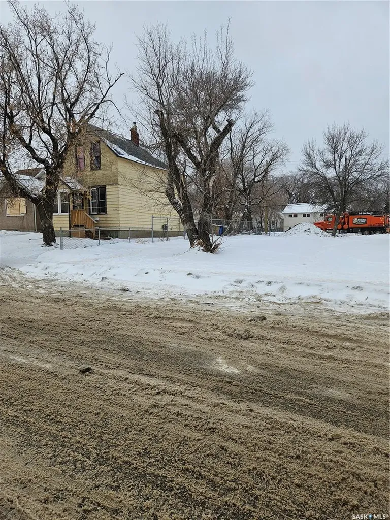 1130 Angus Street Regina SK S4T 1Y5
