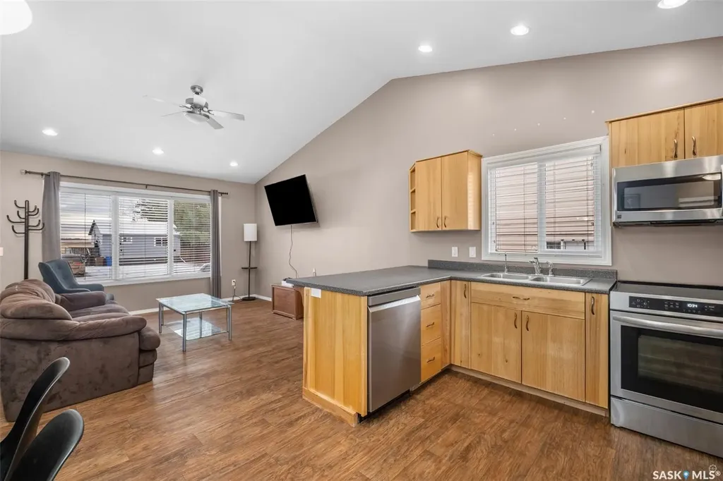 335 Ruttle Avenue Kinistino SK S0J 1H0