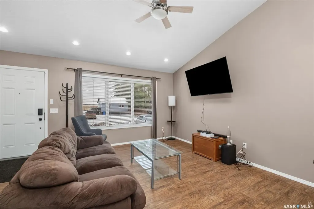 335 Ruttle Avenue Kinistino SK S0J 1H0