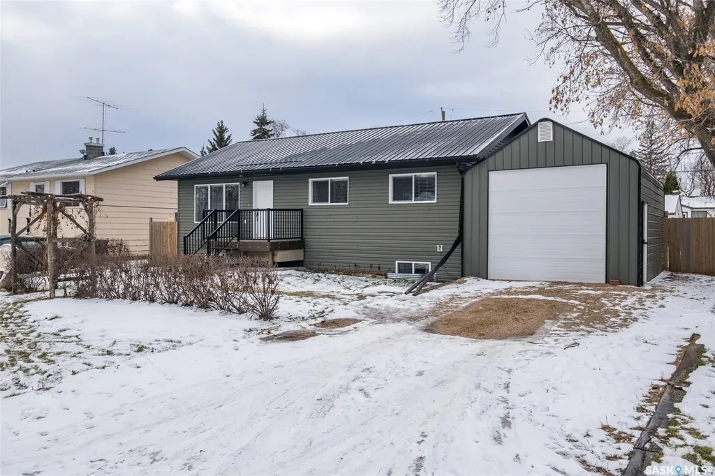 335 Ruttle Avenue Kinistino SK S0J 1H0