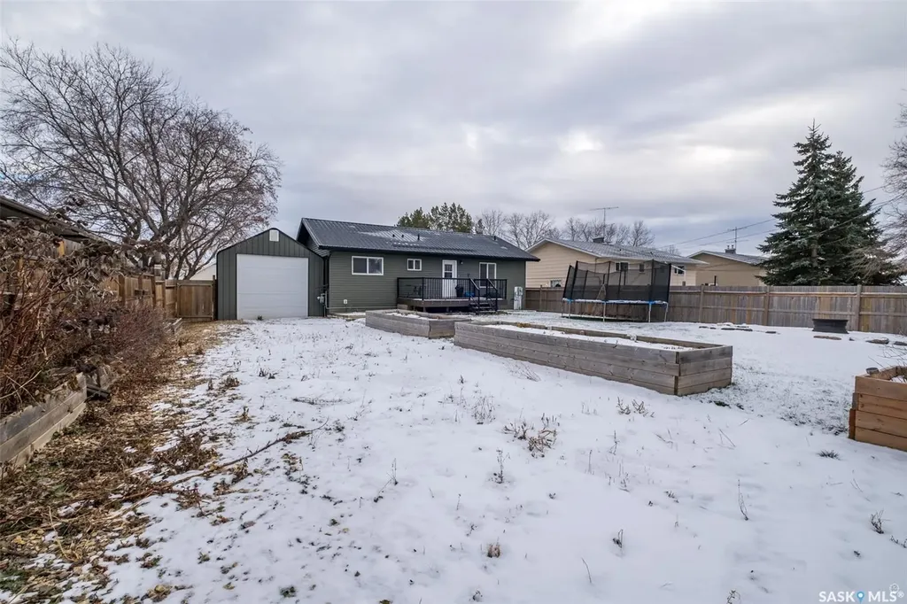 335 Ruttle Avenue Kinistino SK S0J 1H0