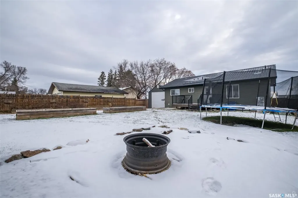 335 Ruttle Avenue Kinistino SK S0J 1H0