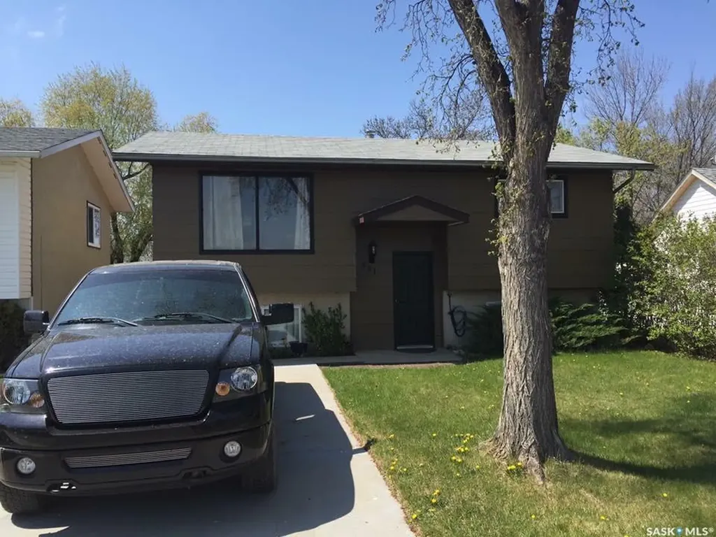 581 3rd Street W Shaunavon SK S0N 2M0