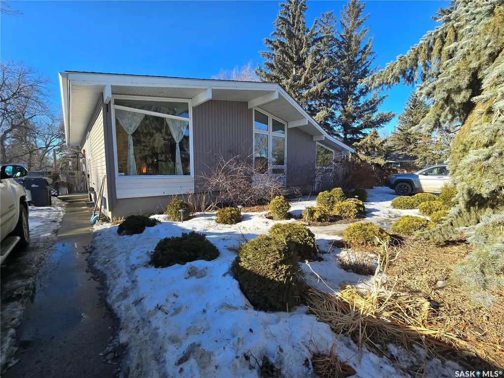 531 Scott Street Weyburn SK S4H 1T2