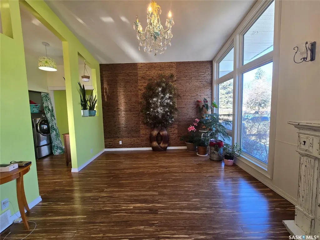 531 Scott Street Weyburn SK S4H 1T2