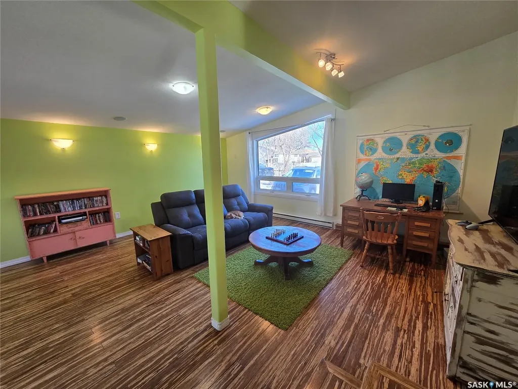 531 Scott Street Weyburn SK S4H 1T2