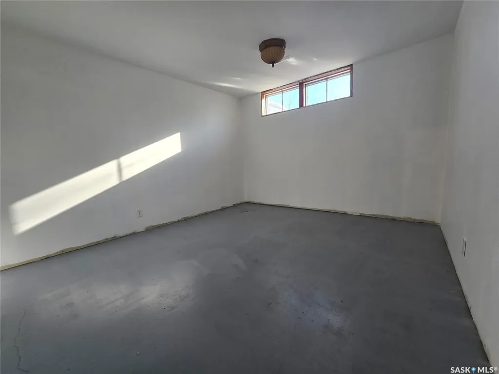 531 Scott Street Weyburn SK S4H 1T2