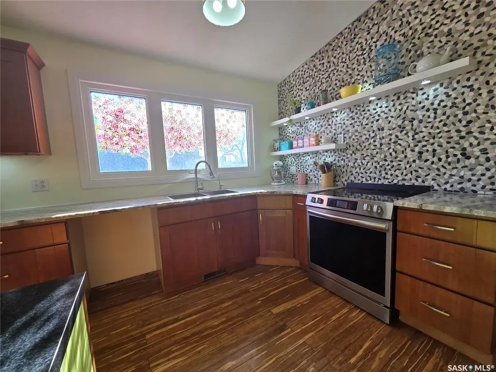 531 Scott Street Weyburn SK S4H 1T2