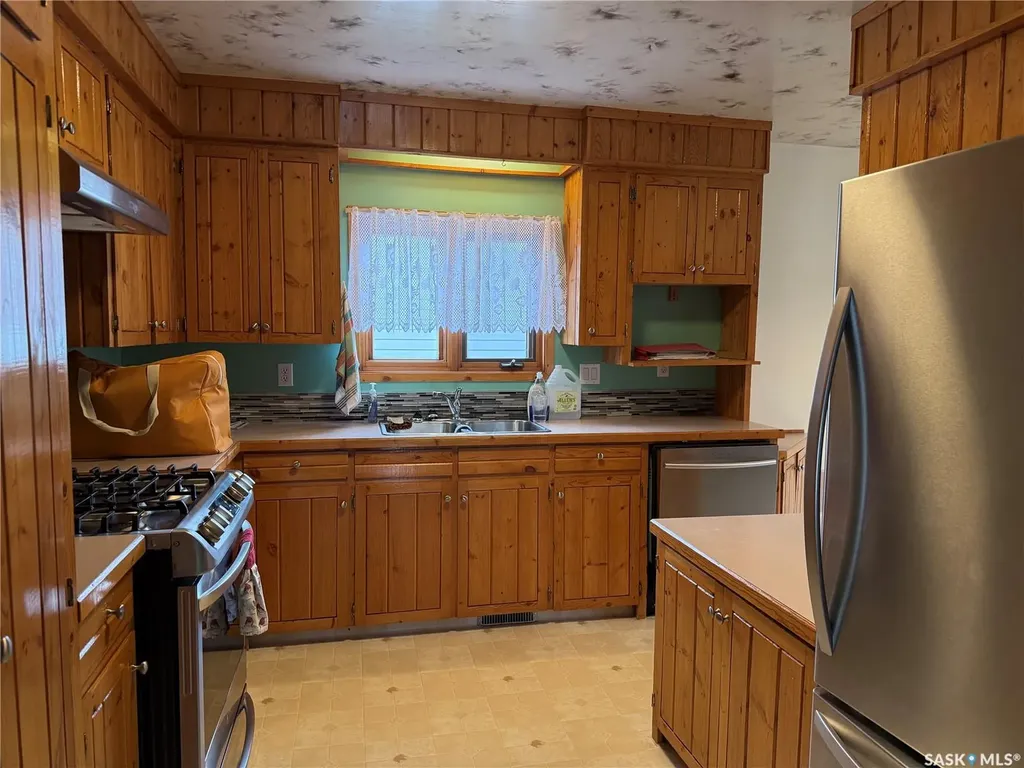 801 2nd Avenue W Meadow Lake SK S9X 1A1