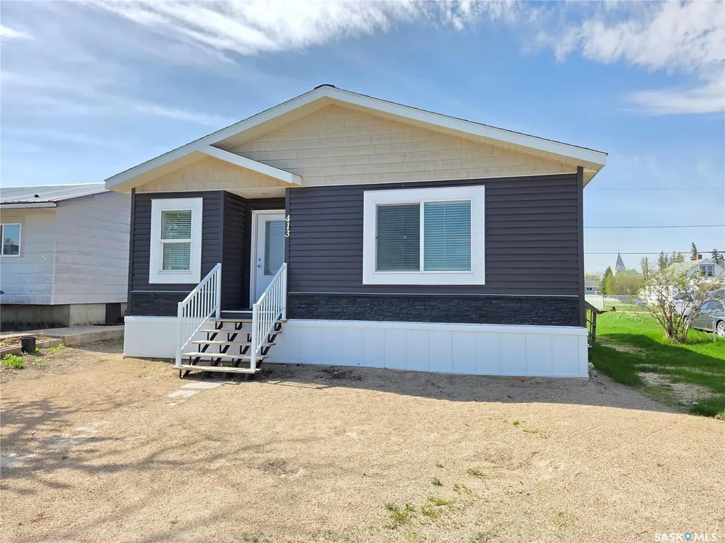 413 Railway Street Kipling SK S0G 2S0
