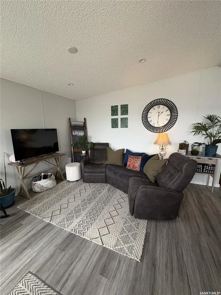 413 Railway Street Kipling SK S0G 2S0