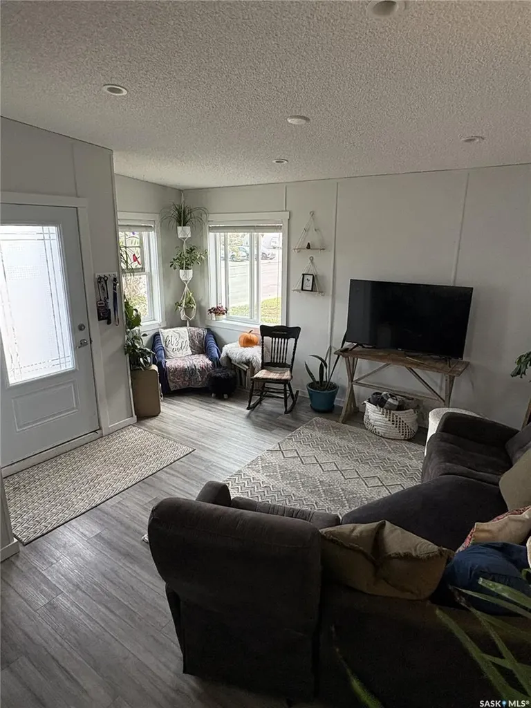 413 Railway Street Kipling SK S0G 2S0