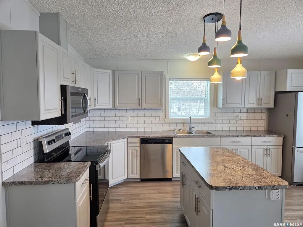 413 Railway Street Kipling SK S0G 2S0