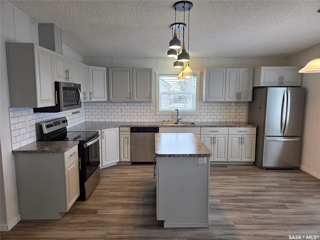 413 Railway Street Kipling SK S0G 2S0