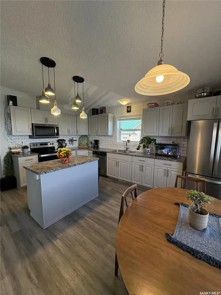 413 Railway Street Kipling SK S0G 2S0