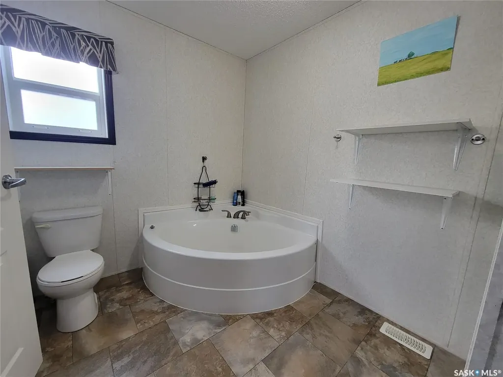 11 & 12 Mirror Place Macklin SK S0L 2C0