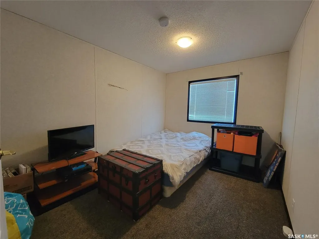11 & 12 Mirror Place Macklin SK S0L 2C0