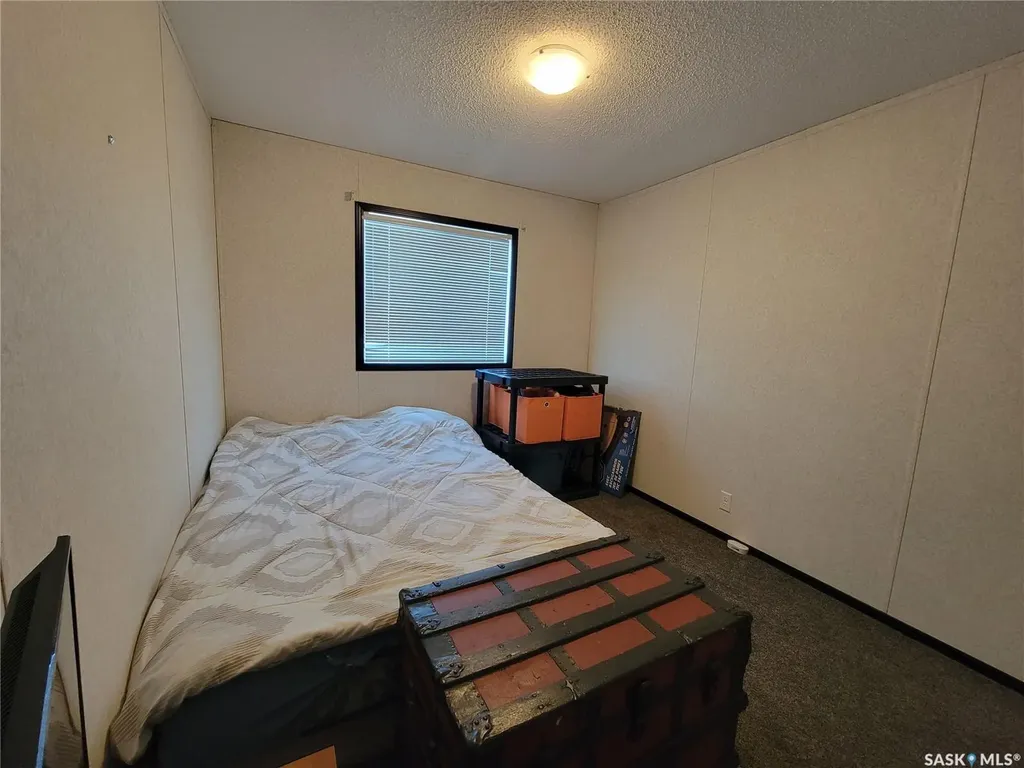 11 & 12 Mirror Place Macklin SK S0L 2C0