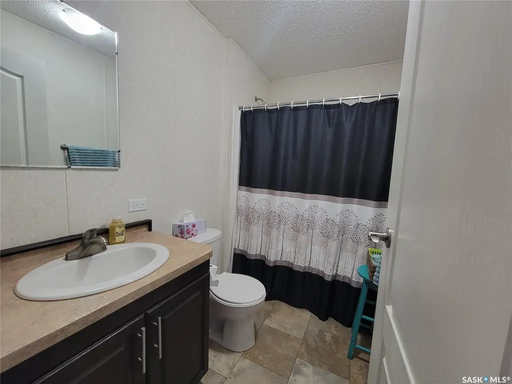 11 & 12 Mirror Place Macklin SK S0L 2C0