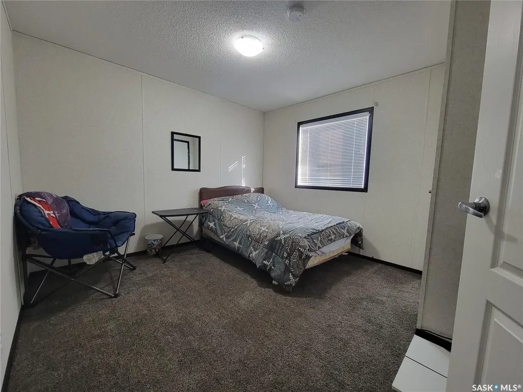 11 & 12 Mirror Place Macklin SK S0L 2C0