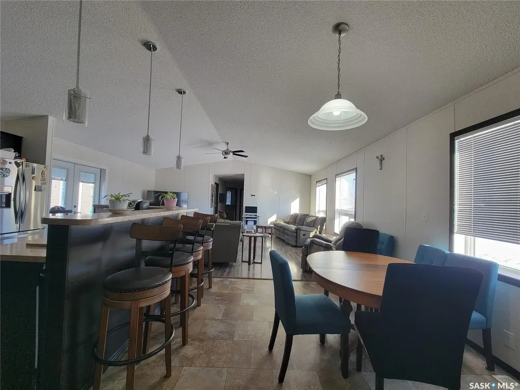 11 & 12 Mirror Place Macklin SK S0L 2C0