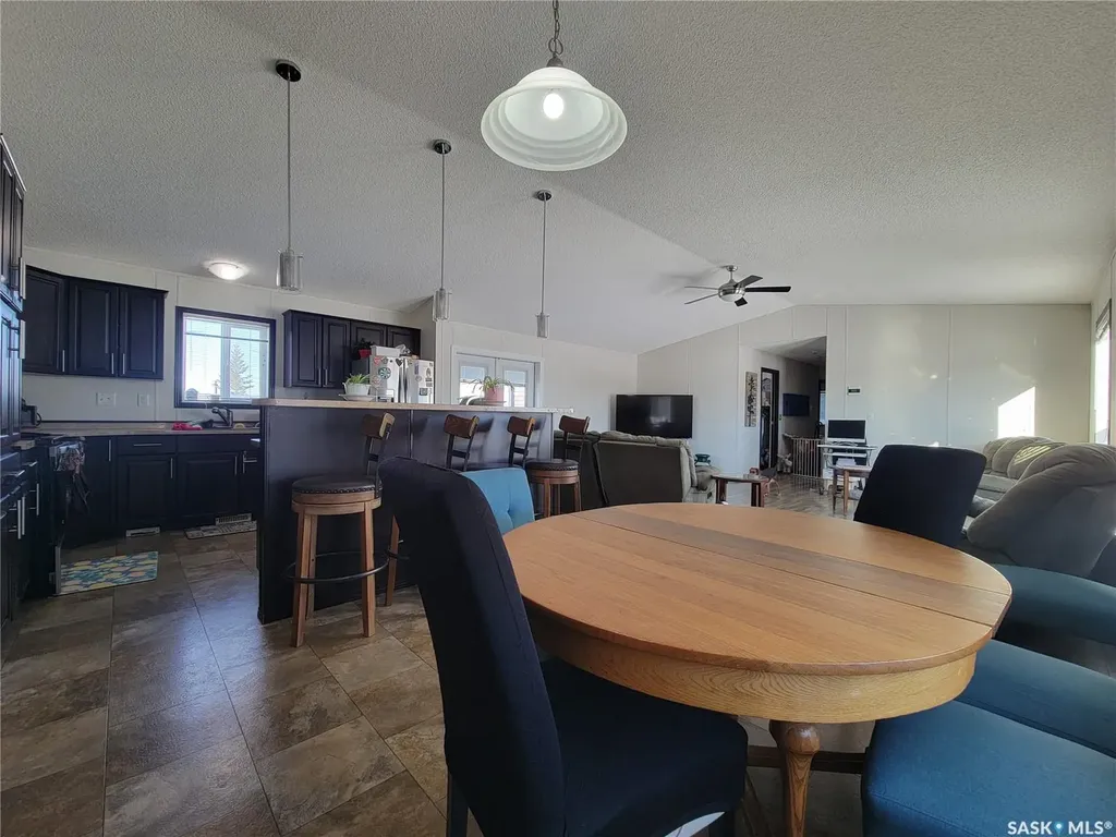 11 & 12 Mirror Place Macklin SK S0L 2C0