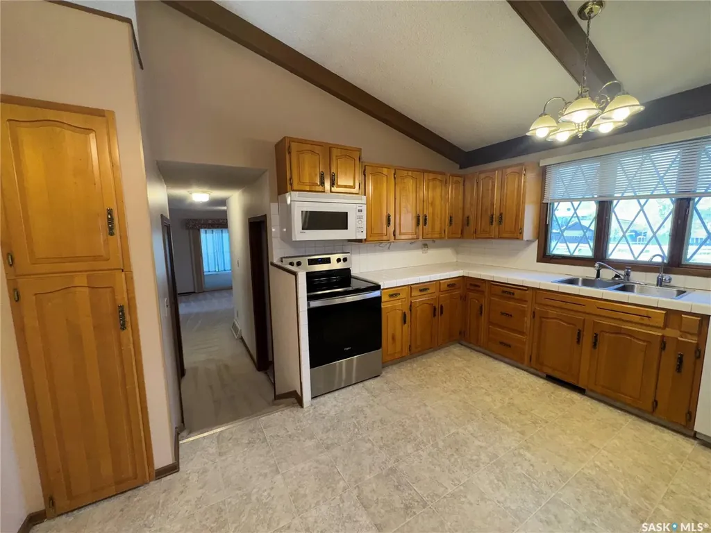 503 7th Avenue W Biggar SK S0K 0M0