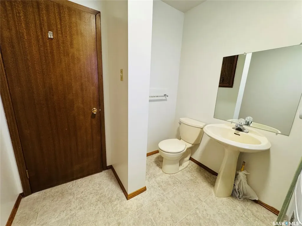 503 7th Avenue W Biggar SK S0K 0M0