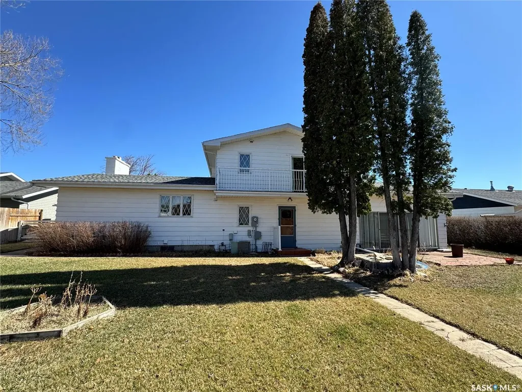 503 7th Avenue W Biggar SK S0K 0M0
